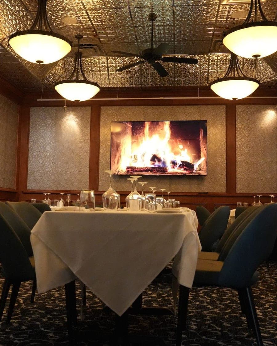 The Roma room, an intimate setting for a private dinner